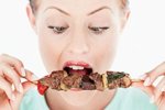 Ciclo mestruale: il consumo di carne può anticiparlo